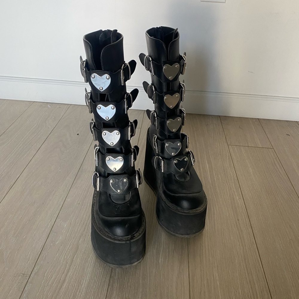 Démonia heart shoes